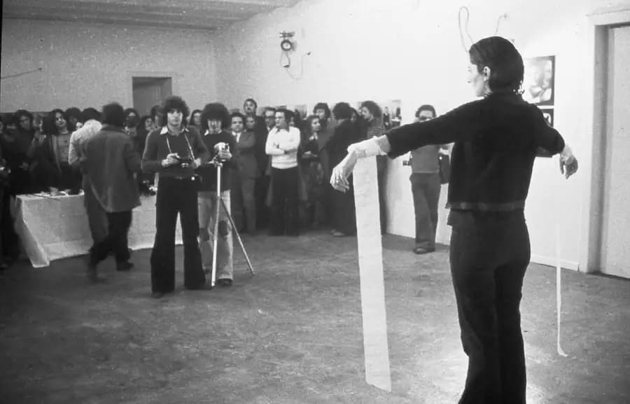 6گھنٹے کا اذیتناک سوشل ایکسپریمنٹ جس نے انسانیت کا پردہ چاک کردیا