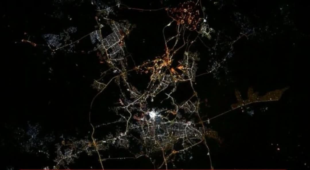 خلا سے خانہ کعبہ جگمگاتا نظر آیا،تصویر وائرل