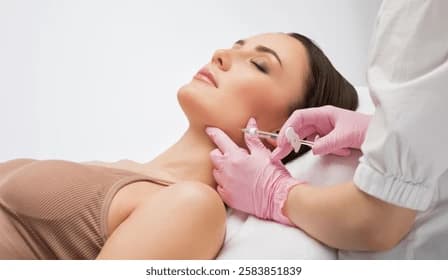 چہرے کی خوبصورتی کے لیے فلر انجیکشن کا استعمال، نابینا پن اور جلد ضائع ہونے کا خطرہ