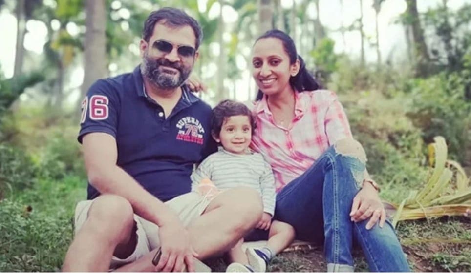 فلم KGF ٹو کے ہدایتکار کا کمسن بیٹا لفٹ میں پھنس کر جاں بحق