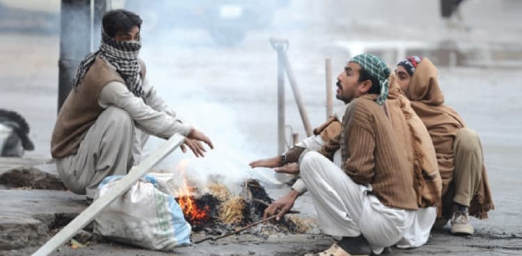 کراچی میں سردی کی لہر میں شدت، پارہ سنگل ڈیجٹ میں آگیا