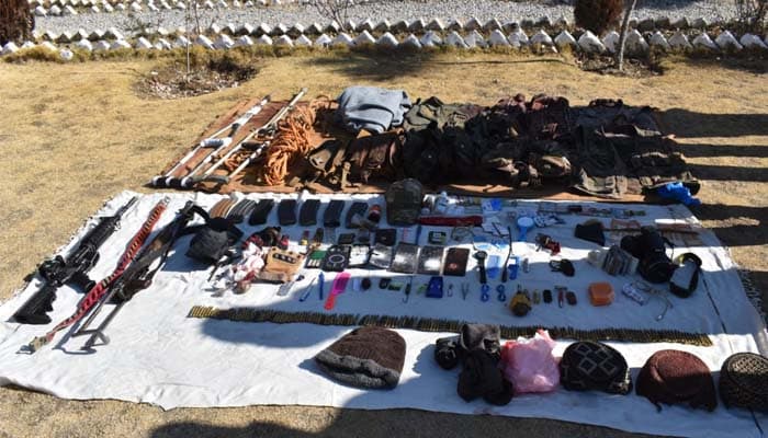 خیبرپختونخوا: سکیورٹی فورسز کی کارروائیاں، 11 خوارج ہلاک، اسلحہ برآمد