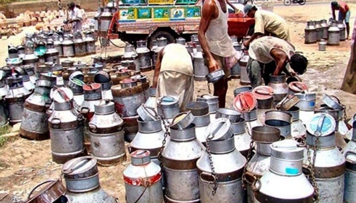 پنجاب میں روزانہ 2 لاکھ لیٹر جعلی دودھ فروخت کرنے والا گروہ پکڑا گیا