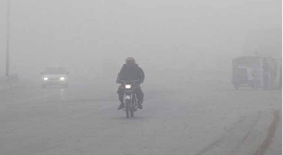 پنجاب اور سندھ میں شدید دھند، موٹر وے بند کردیا گیا