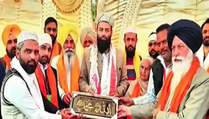 بھارت: سکھ خاتون نے اپنی ذاتی زمین مسجد کی تعمیر کیلئے عطیہ کردی