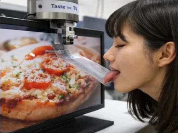 اب آپ ٹی وی اسکرین پر دکھائے جانیوالے کھانوں کا ذائقہ بھی چکھ سکتے ہیں، انوکھی ٹیکنالوجی ایجاد 