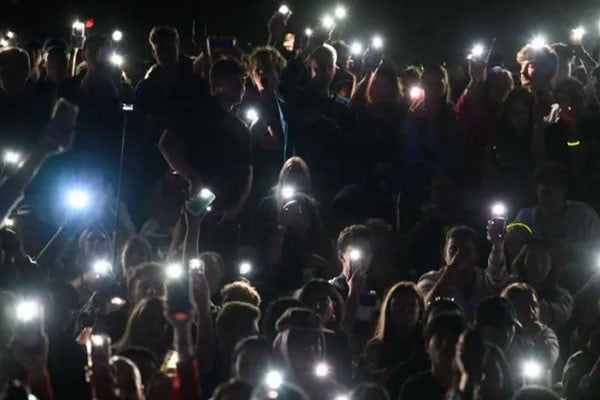 سالِ نو مبارک؛ 2026 کا رنگا رنگ آتش بازی سے شاندار استقبال، موسیقی اور رقص