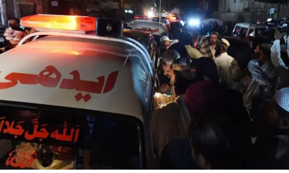 نوابشاہ میں دھند کے باعث دو گاڑیوں میں تصادم، 3افراد جان بحق، 2 بچے زخمی 