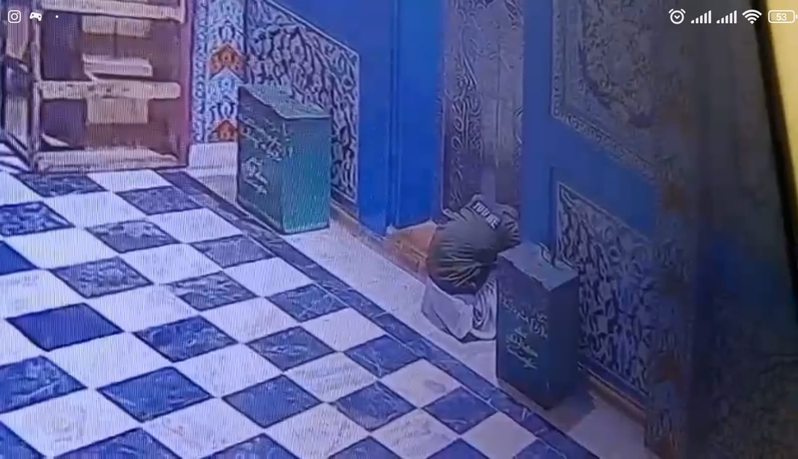 درگاہ حضرت شاہ عبدالطیف بھٹائی کے مزار سے چاندی چوری، چور پکڑا گیا