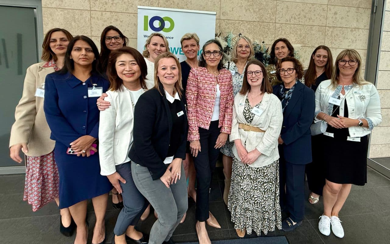 دنیا کا واحد ملک جہاں خواتین مردوں سے زیادہ پیسے کماتی ہیں