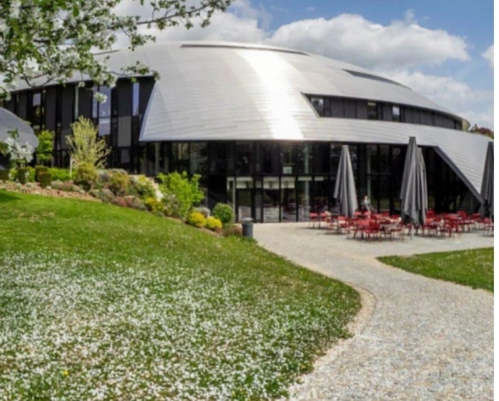 دنیا کا مہنگا ترین اسکول کہاں؟ فیس جان کر ہوش اڑ جائیں گے